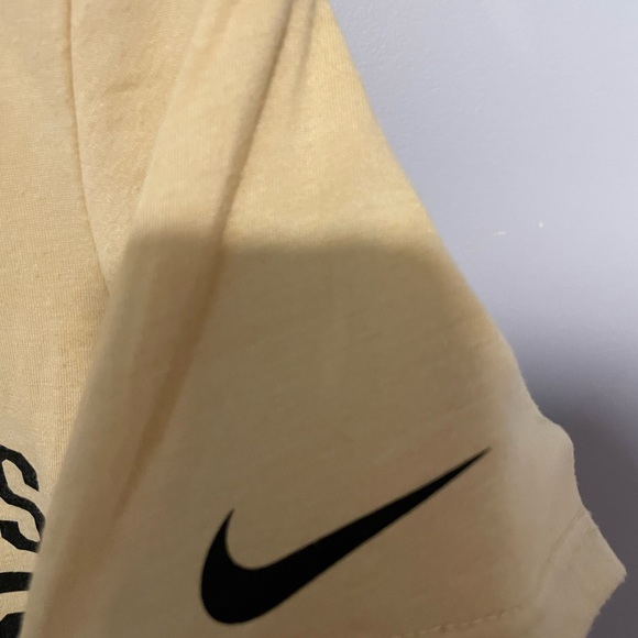 Nike NFL New Orleans Saints V Neck Shirt Size Medium Women’s Gold Black - Picture 4 of 4